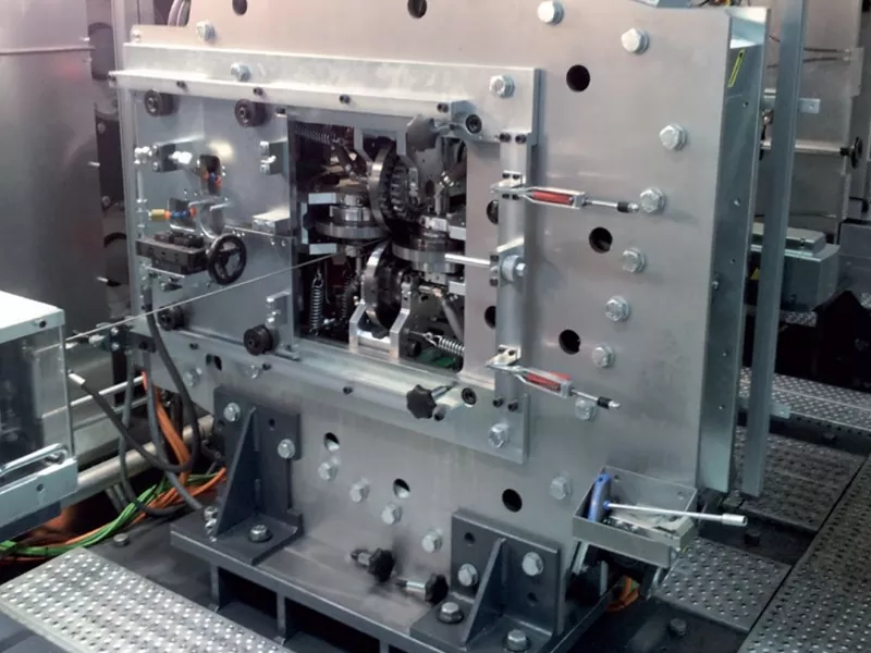 احتياطات لاستخدام آلة لف التشكيلات الجانبية